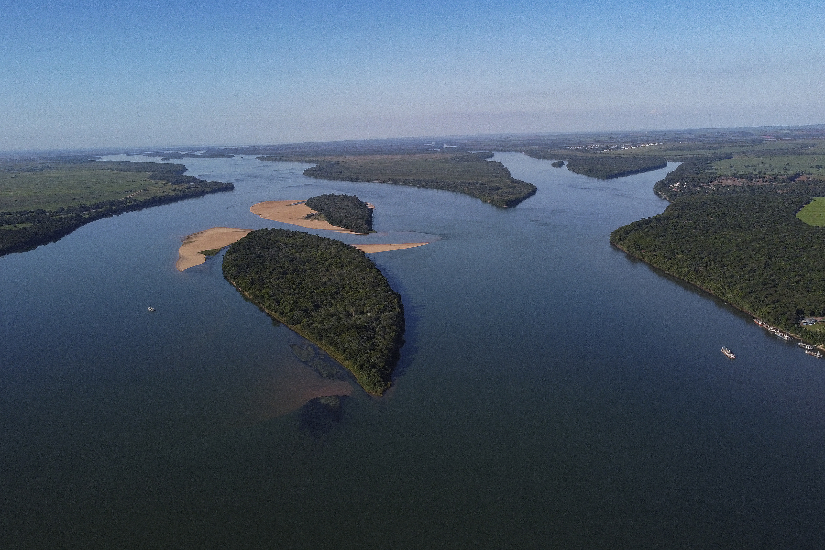 Paraná apresenta novas regiões turísticas e potencial do Estado no Festival das Cataratas
