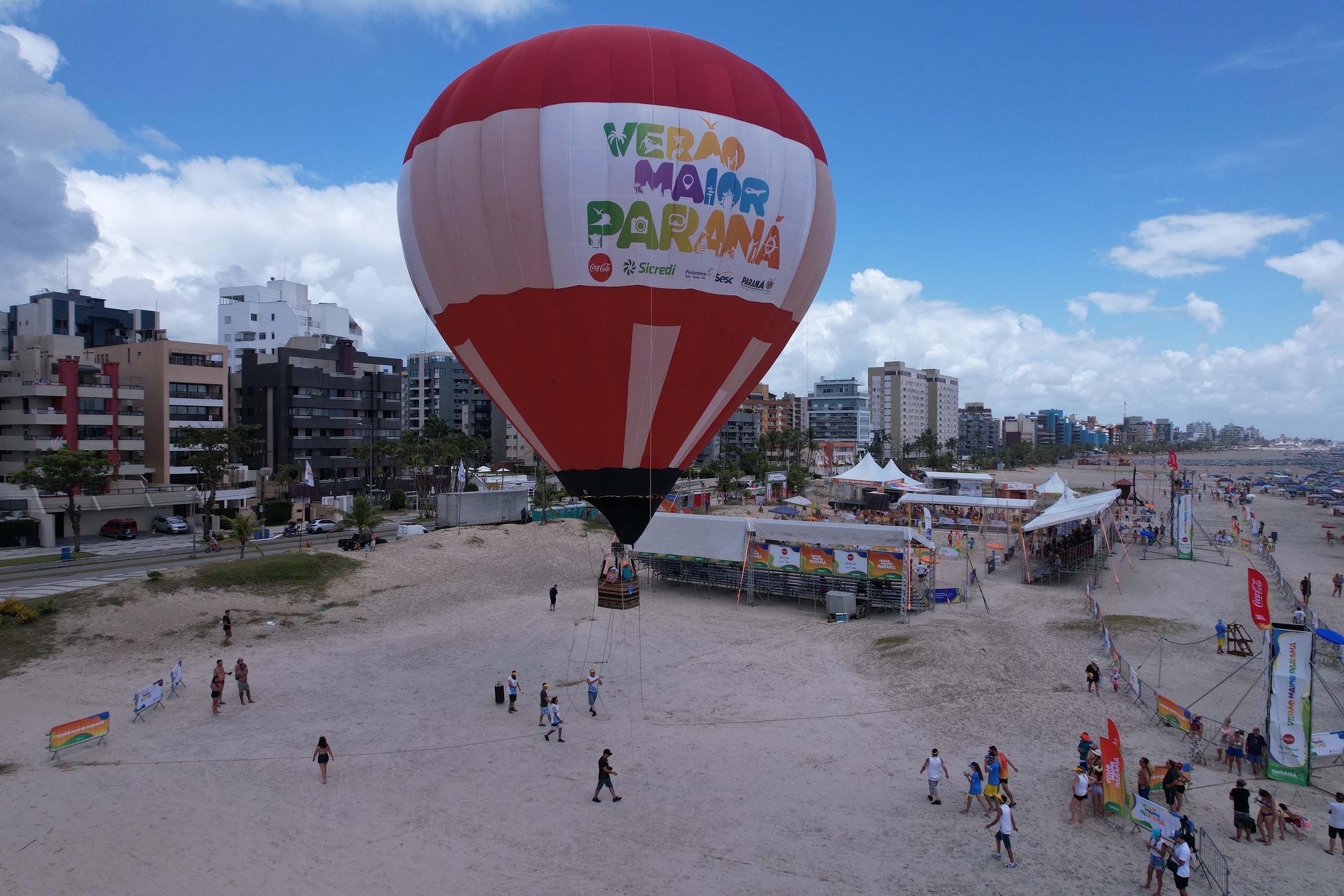 Beleza contemplada do alto: voo de balão estreia no Verão Maior Paraná