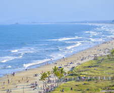 Alta na visitação aquece turismo em Foz do Iguaçu e Litoral.