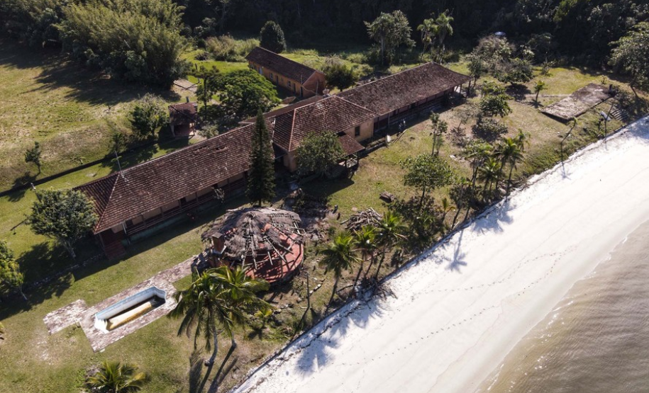 Ilha das Cobras começa a mudar de cara para receber a Escola do Mar