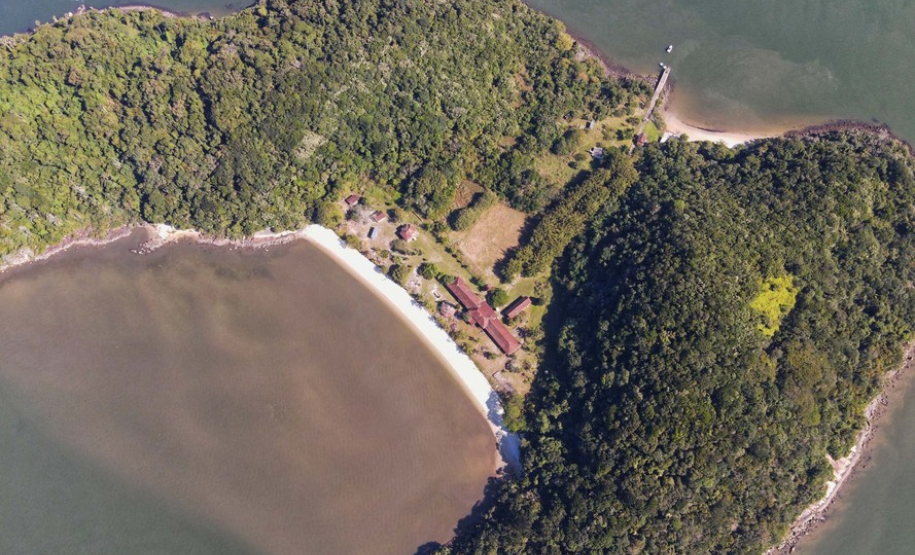 Ilha das Cobras começa a mudar de cara para receber a Escola do Mar