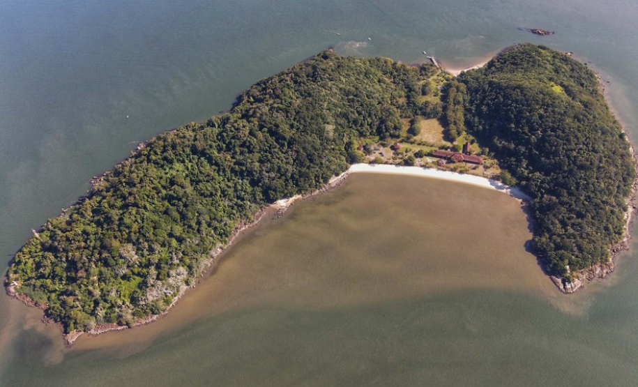 Ilha das Cobras começa a mudar de cara para receber a Escola do Mar