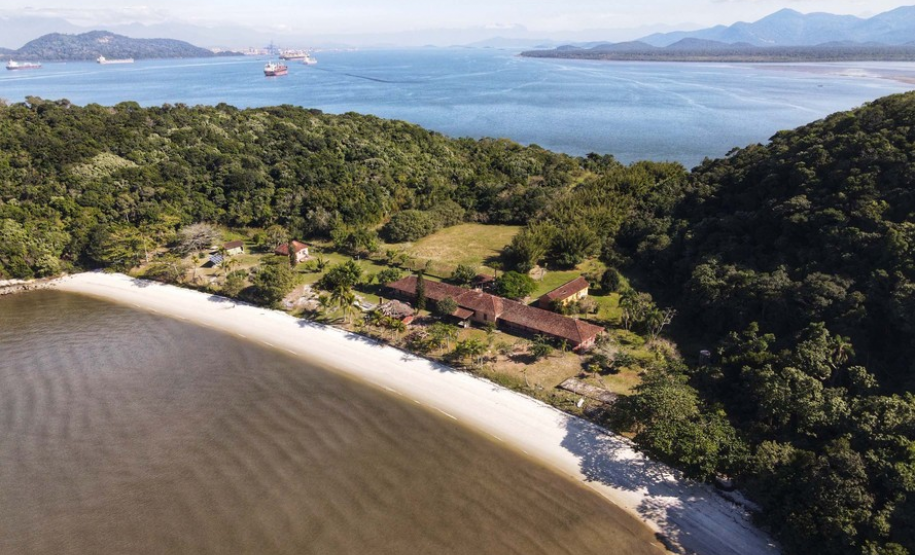 Ilha das Cobras começa a mudar de cara para receber a Escola do Mar