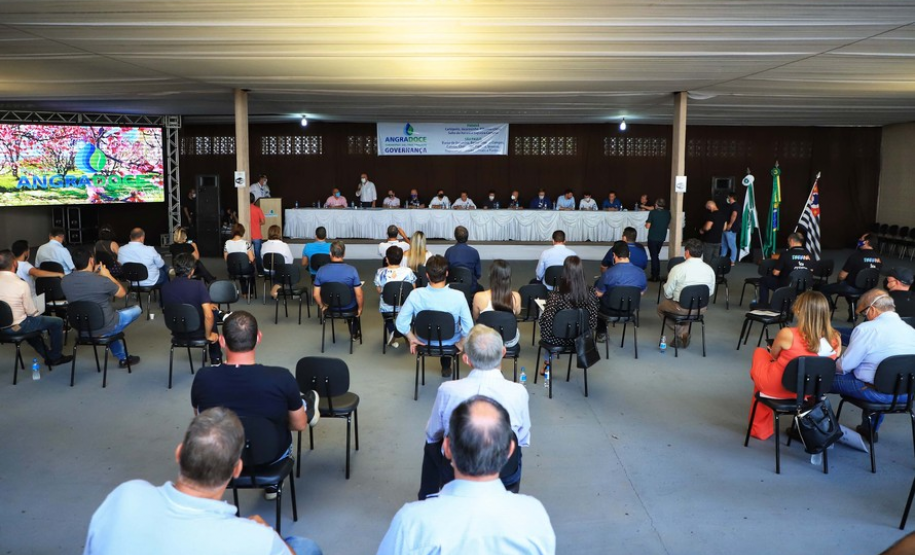 Exploração turística - Angra Doce