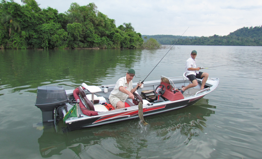 Pesca esportiva na Represa do Baixo Iguaçu incentiva turismo náutico no Paraná