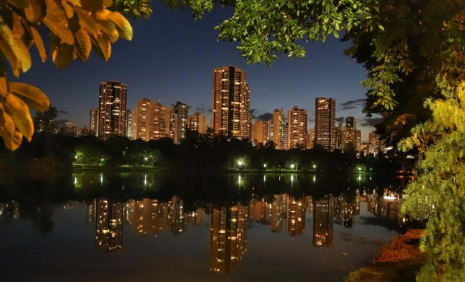 Volume de serviços acumula alta de 4,4% no Paraná em 2022; turismo puxa a fila